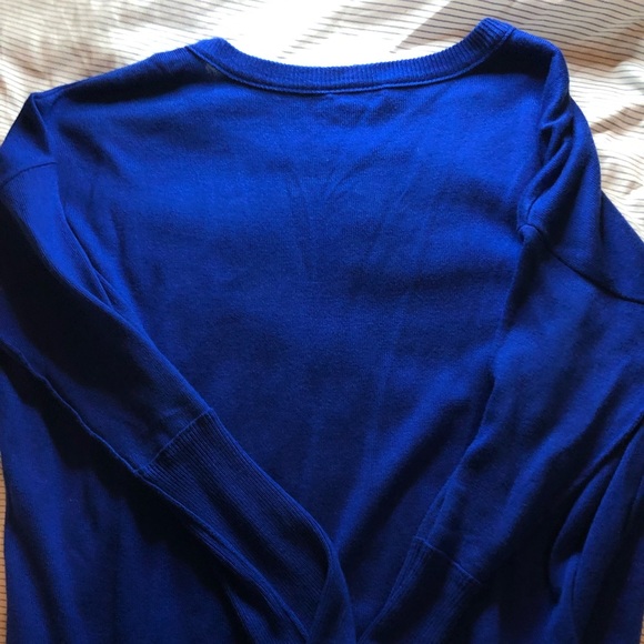 Vertical Design blue bee sweater - Picture 2 of 3